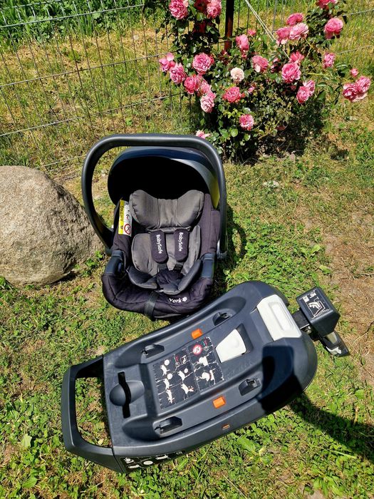Fotelik z bazą isofix