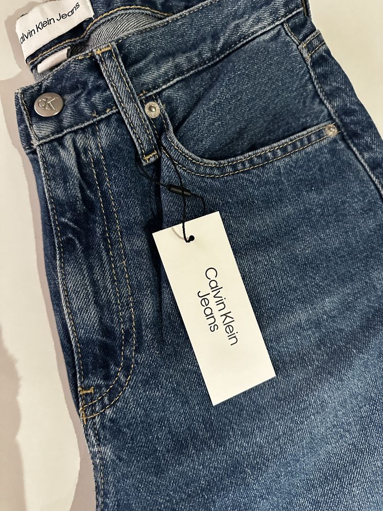 Niebieskie jeansy z prostą nogawką Calvin Klein, rozmiar 38 (M)