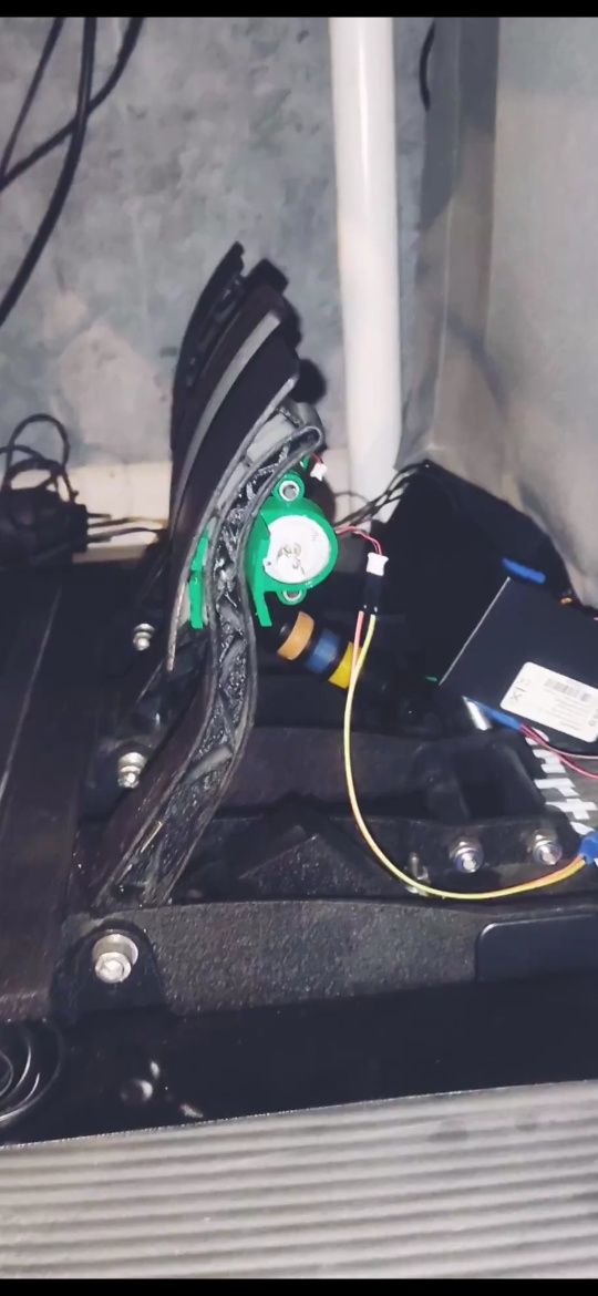 Ruchomy fotel 2dof, basshaker, simracing, fanatec, thrustmaster, moza