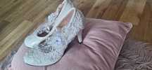 Nowe buty ślubne białe szpilki