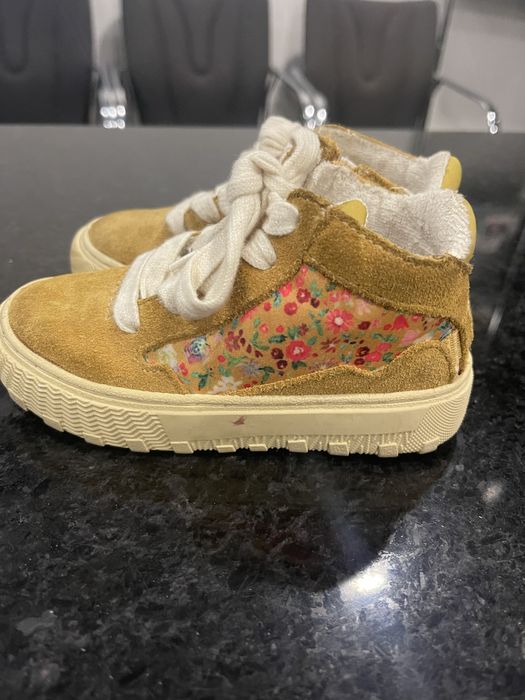 Bota/sapatilha Zara menina em excelente estado