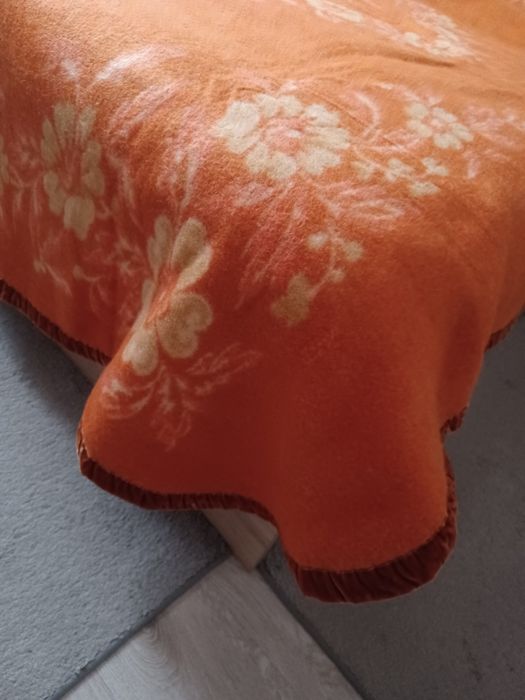 Duży wełniany koc narzuta 220*260 w stylu Prl