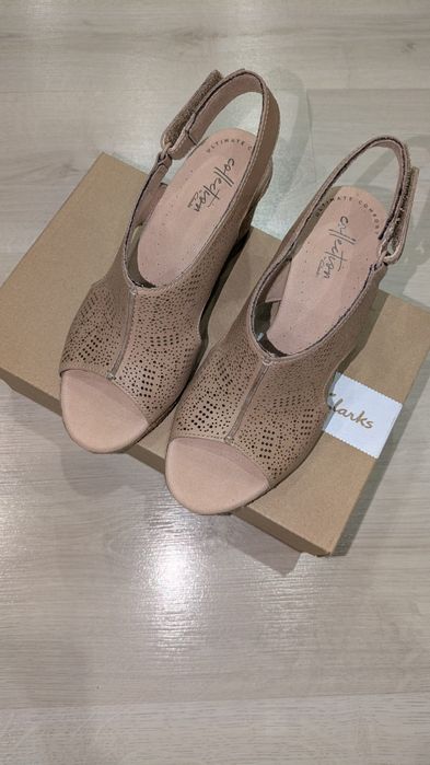 Босоніжки Clarks