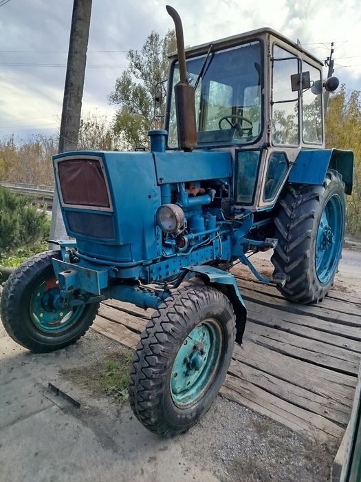 Продам трактор ЮМЗ-6 в хорошем состоянии, есть плуг, культиватор, 2ПТС