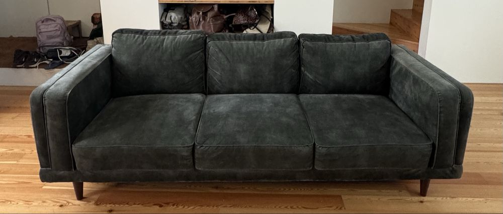 Sofá verde escuro Kinda Poly