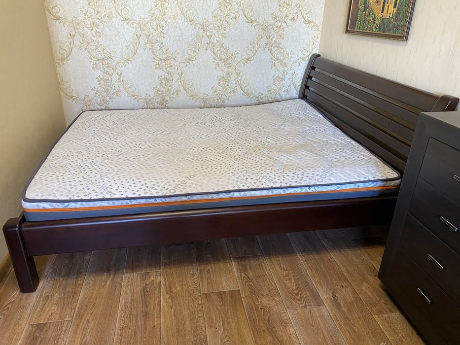 Ліжко двоспальне  з матрацом  200*170