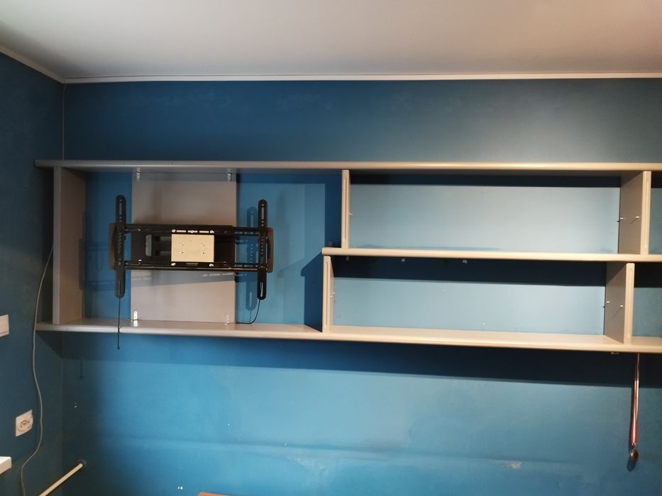 Regał na książki,z wieszakiem na TV