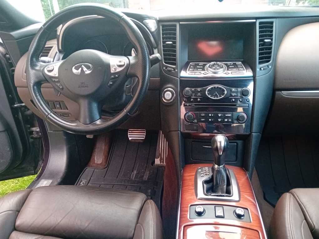 Sprzedam Infiniti FX