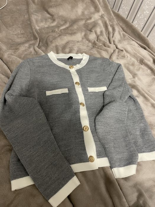 Кофта сірого кольору