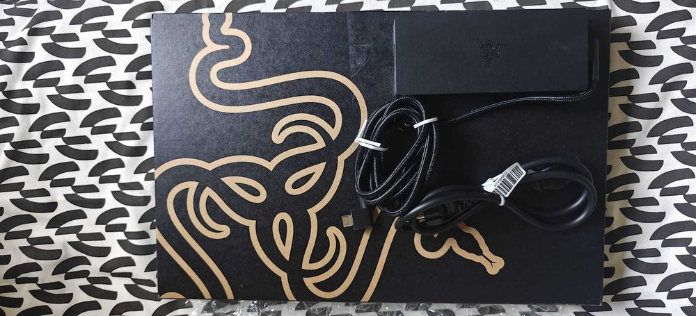 Razer Blade 17 | i7-12800H | RTX 3080Ti 16GB GDDR6 | 32GB RAM | 1TB