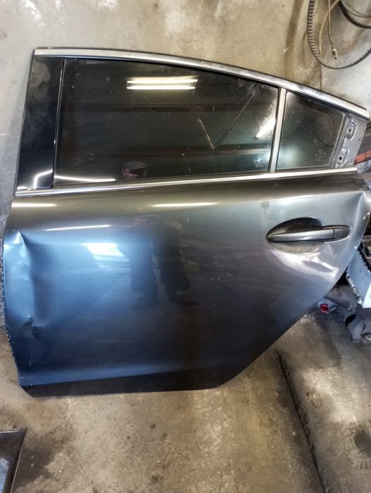Продам Двері MAZDA 6