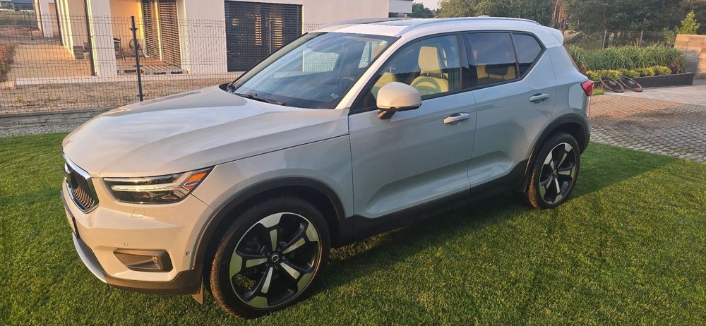 Volvo XC 40 VOLVO XC40 T4 Momentum