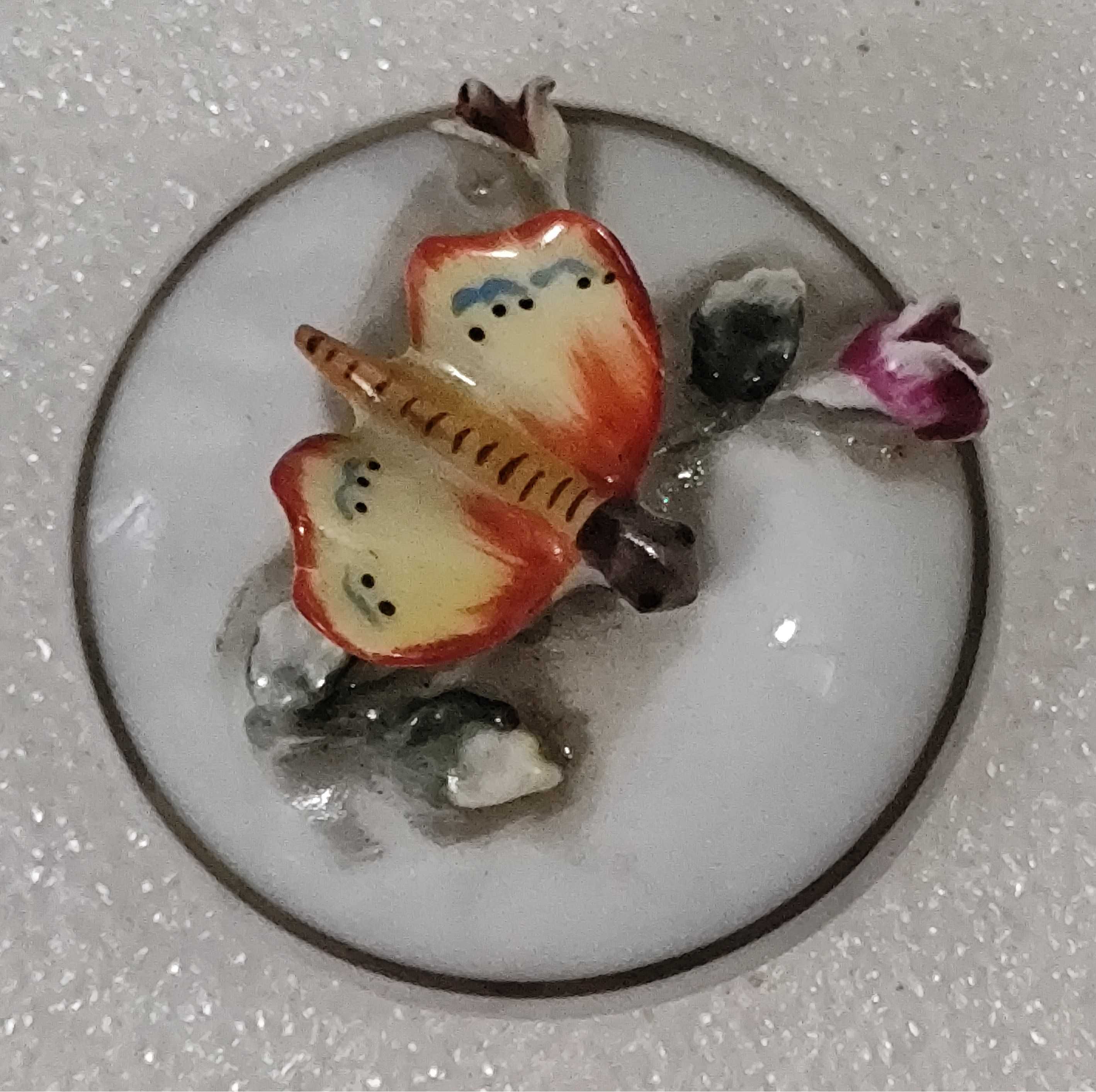 Pequena caixa guarda jóias em porcelana Artibus