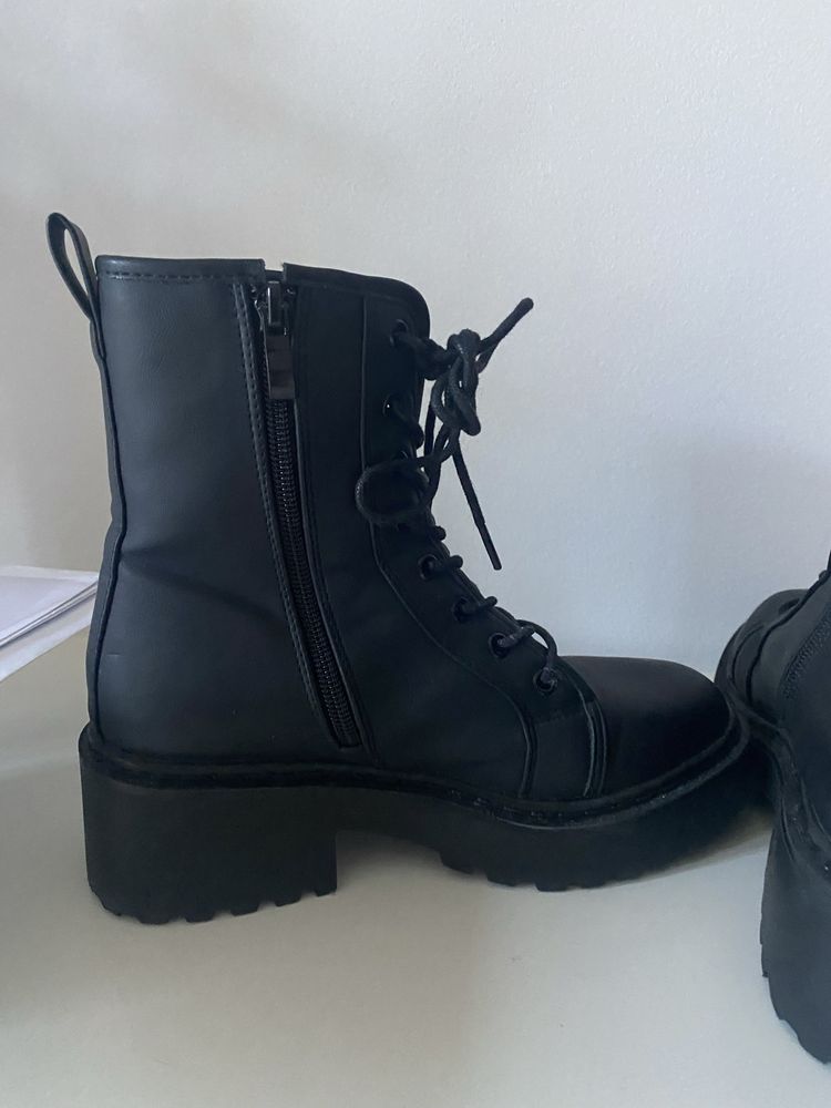 Botas Pretas Tiffosi