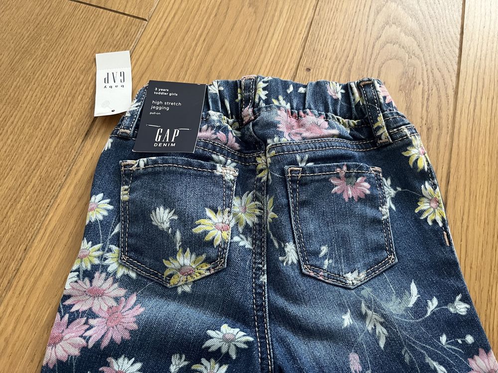 Nowe legginsy/spodnie/jeans podobne Zara rozmiar 104