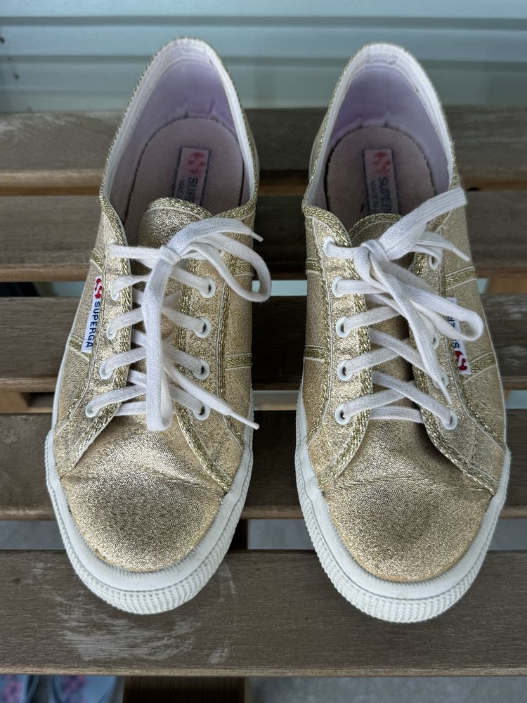 Złote buty Superga 37