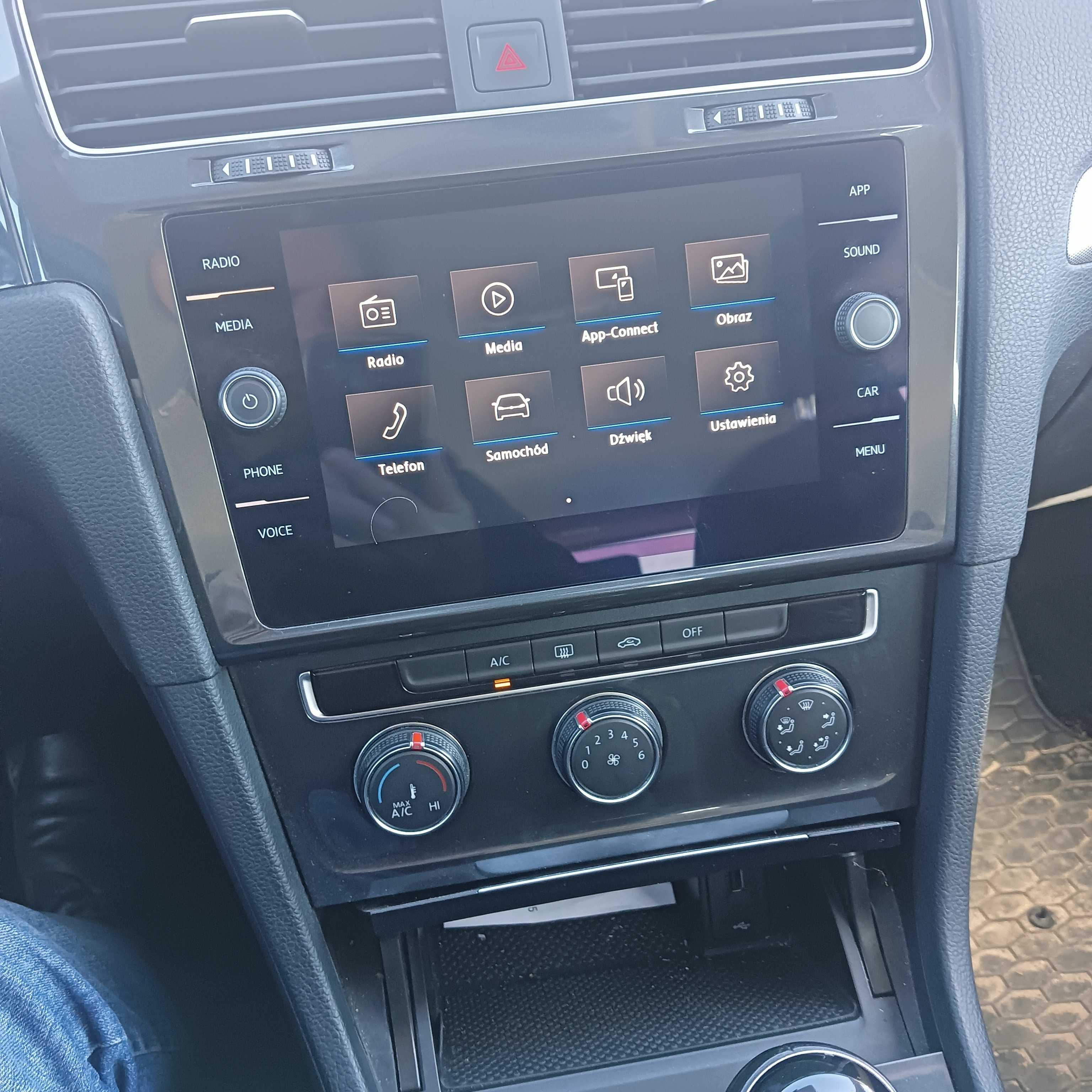 Volkswagen Golf 7 , 1.6 TDI  , 2020 r.             Do poniedziałku