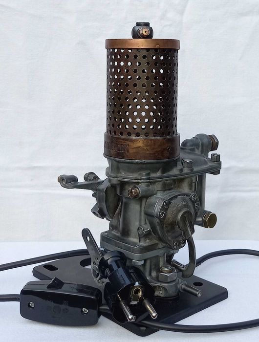 IKOV Dekoracyjna lampa stołowa w industrialnym stylu.