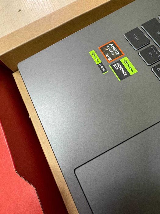 ASUS Strix G16 AMD Ryzen 9/16GB/1Tb SSD/RTX 5070 Ti