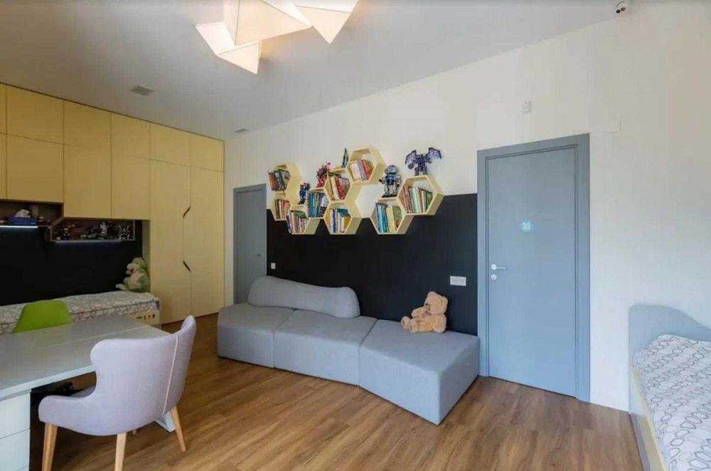 Стильний будинок 700м2 в с. Рудики, Козин Конча-Заспа