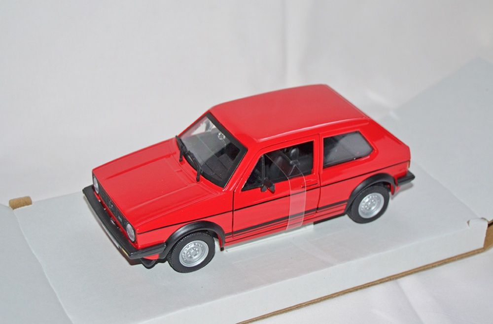 Volkswagen Golf GTi (1979) - Burago 1/24