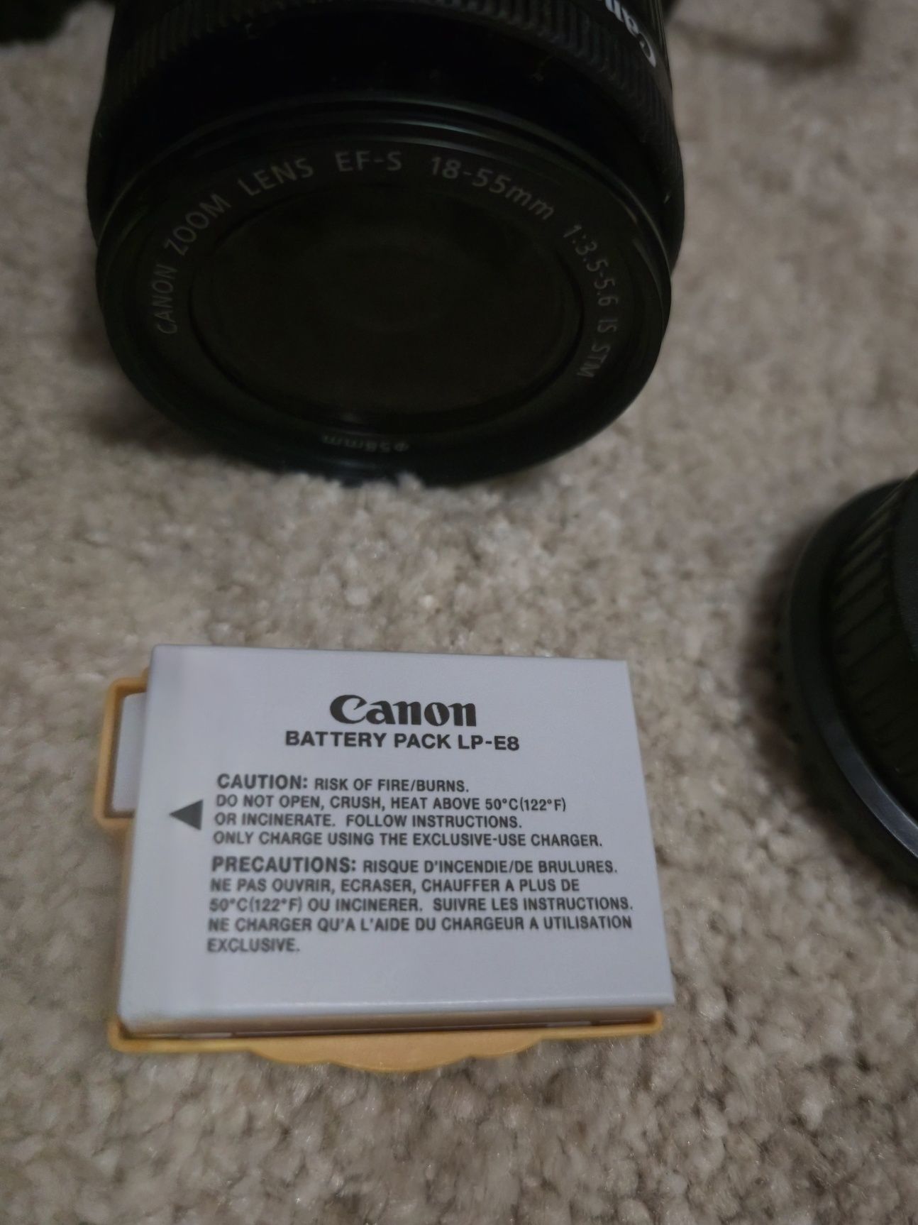 Máquina fotográfica reflex Canon 700D