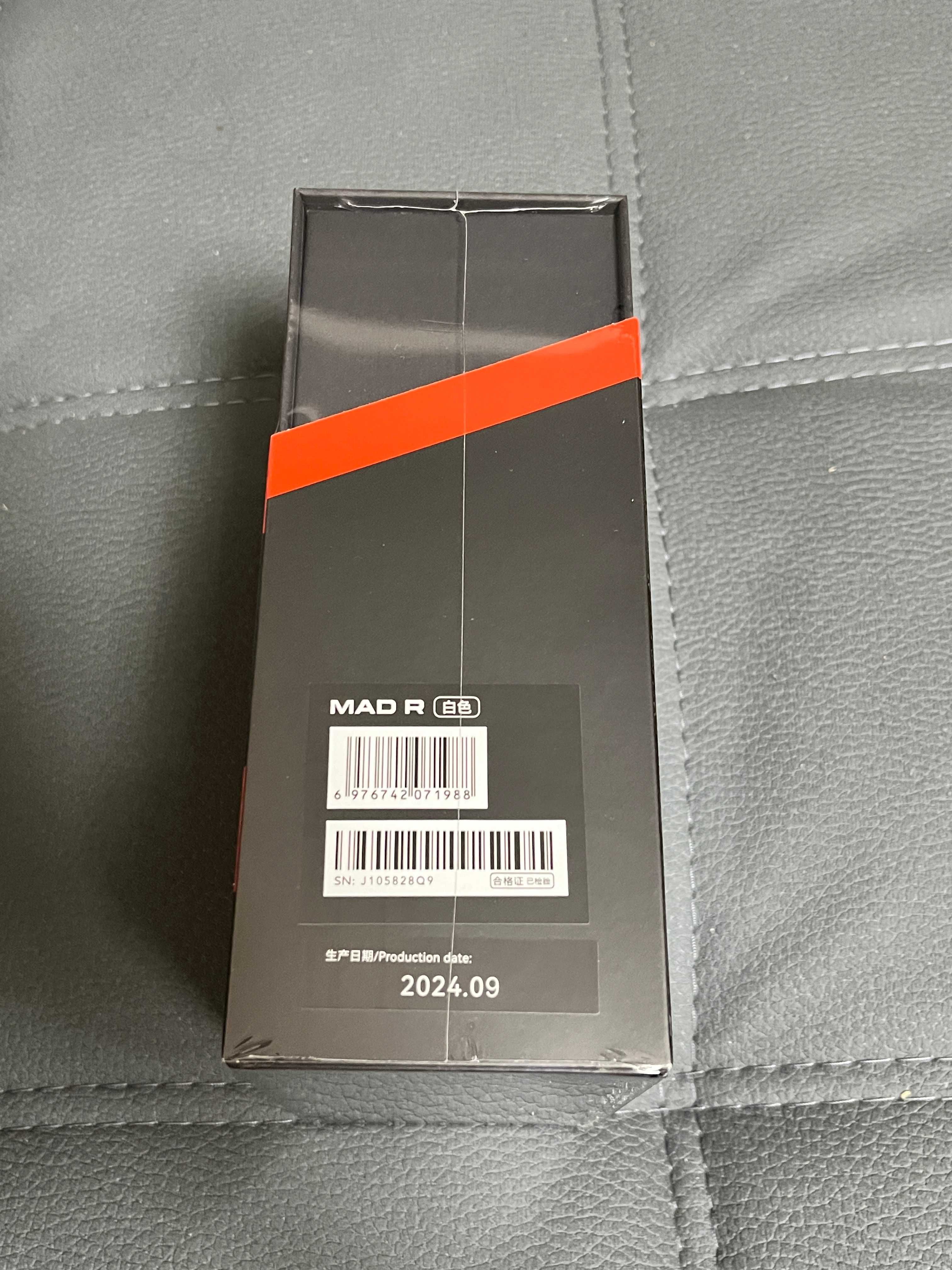 Vxe Mad R 1K  Black / White