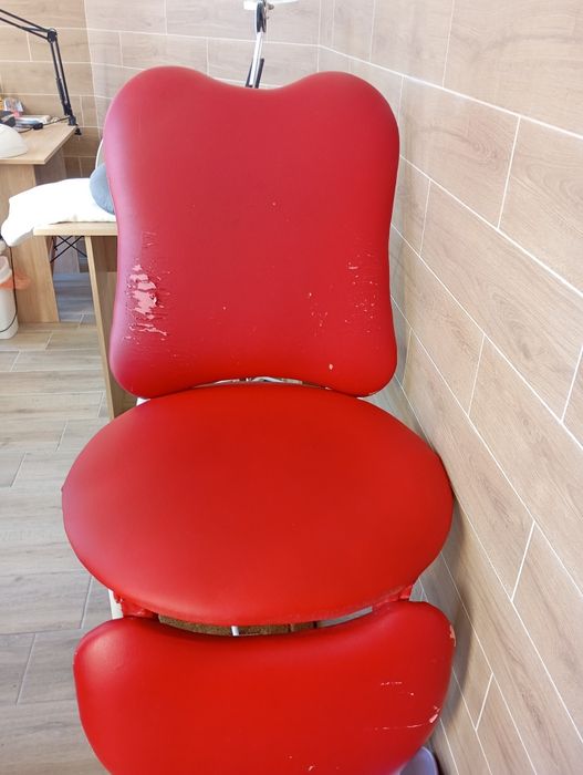 Кушетка косметологічна/ педикюрне крісло