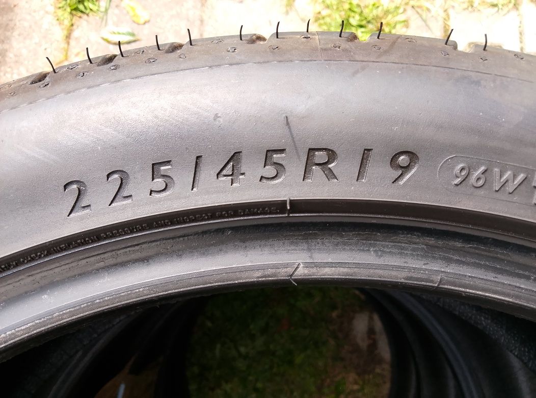 Dunlop Sport Maxx RT2 225/45 R19 96W