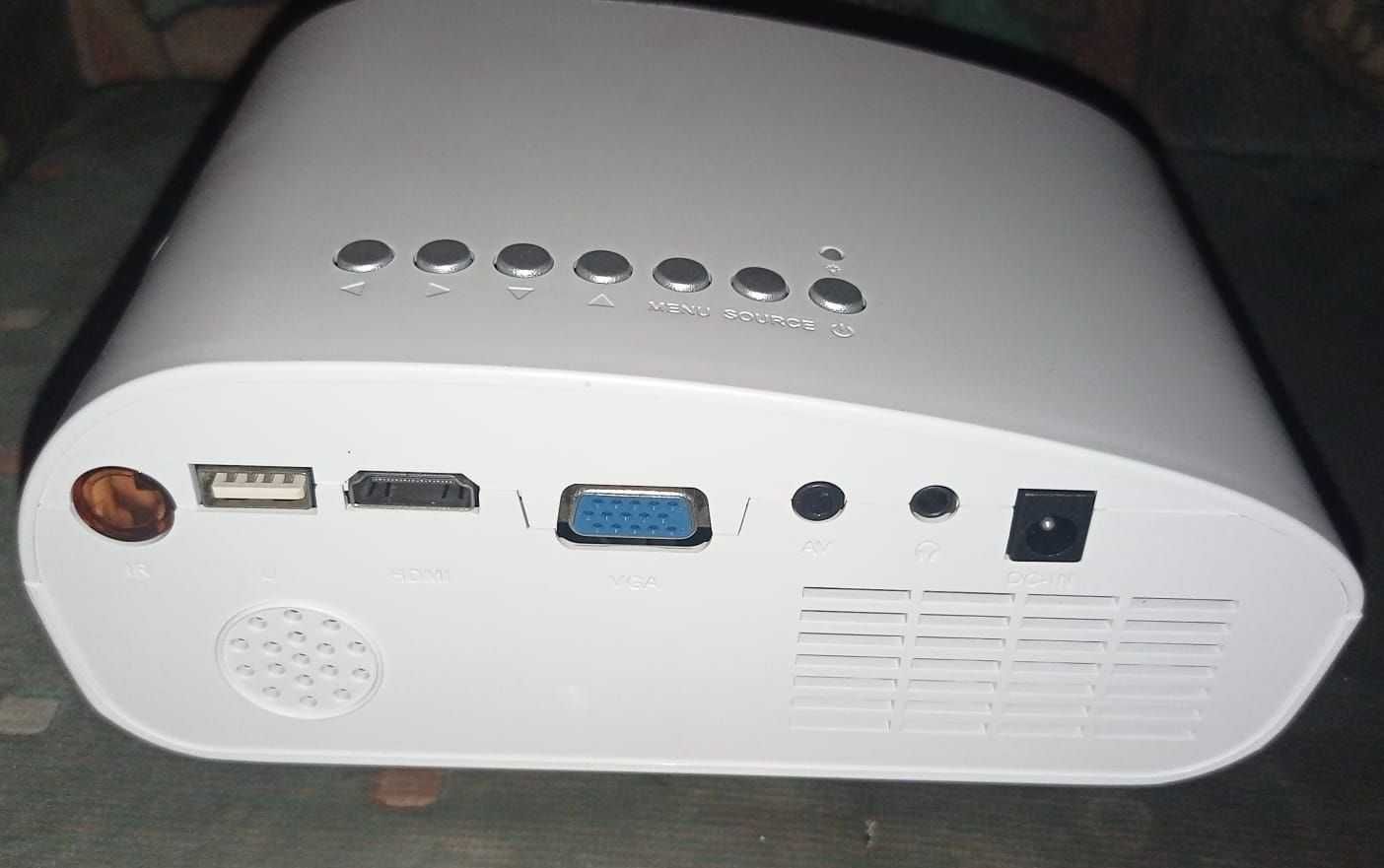 Mini projektor rzutnik LED Ucos RD802 HDMI/USB
