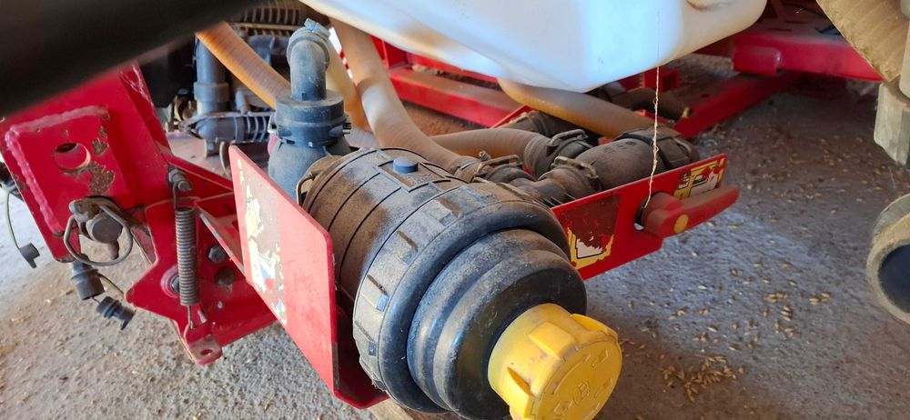 Opryskiwacz Agromehanika, 1200 litrów. Belka 18 metrów. Uszkodzony