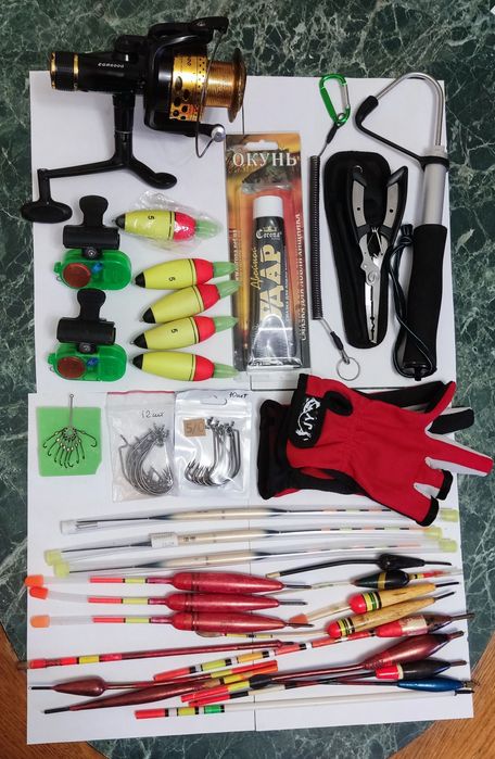 Рабалка-поплавки,сигнализаторы,багор,перчатки,джиг головки, грузики.