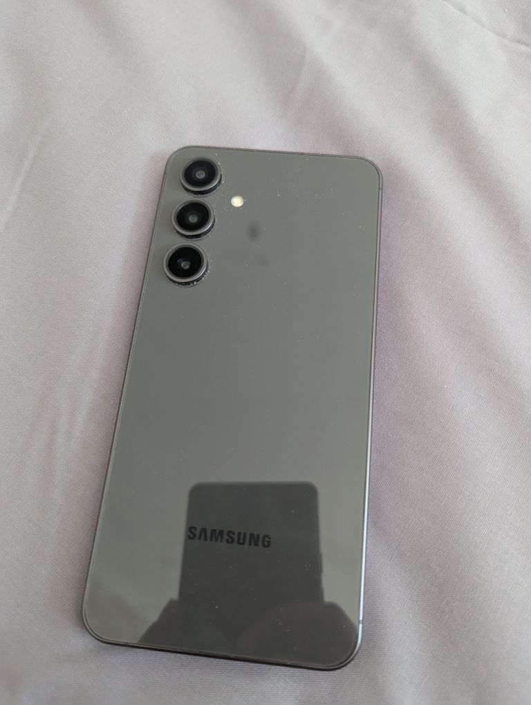 Samsung s24 fe 8/128