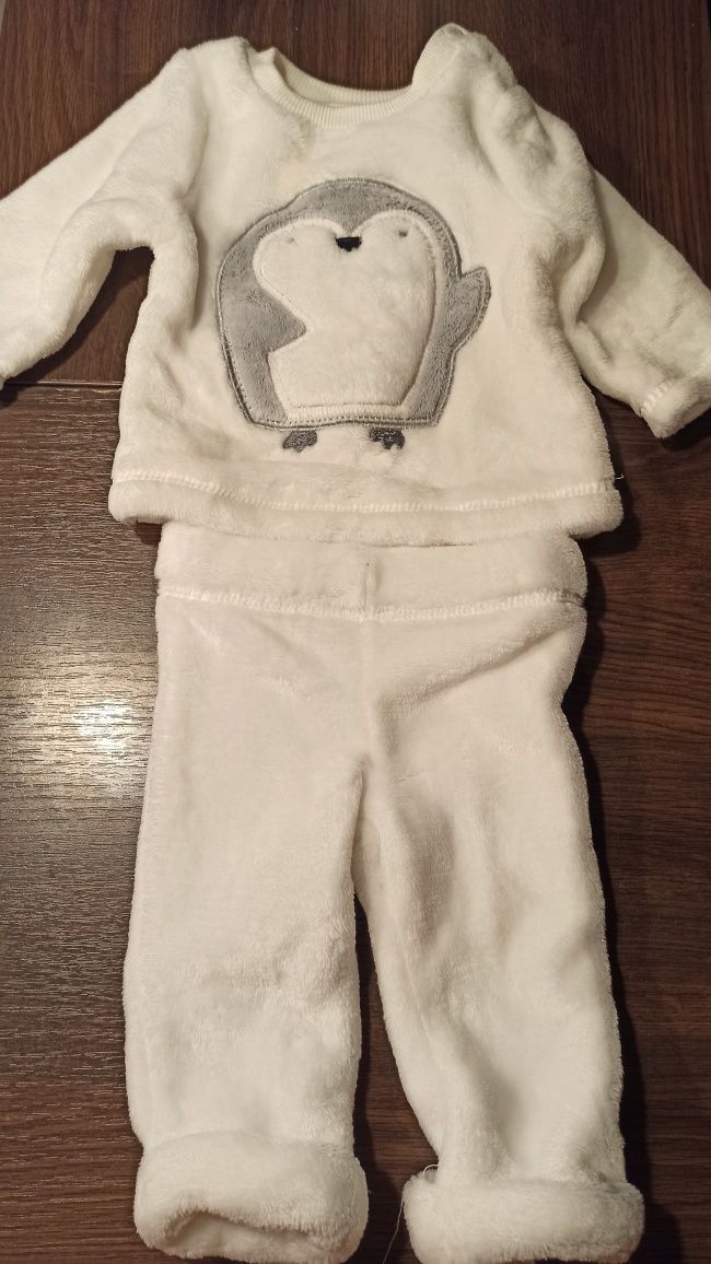 Piękny Komplet spodnie+bluza dla niemowlaka,62cm, zimowy, bialy