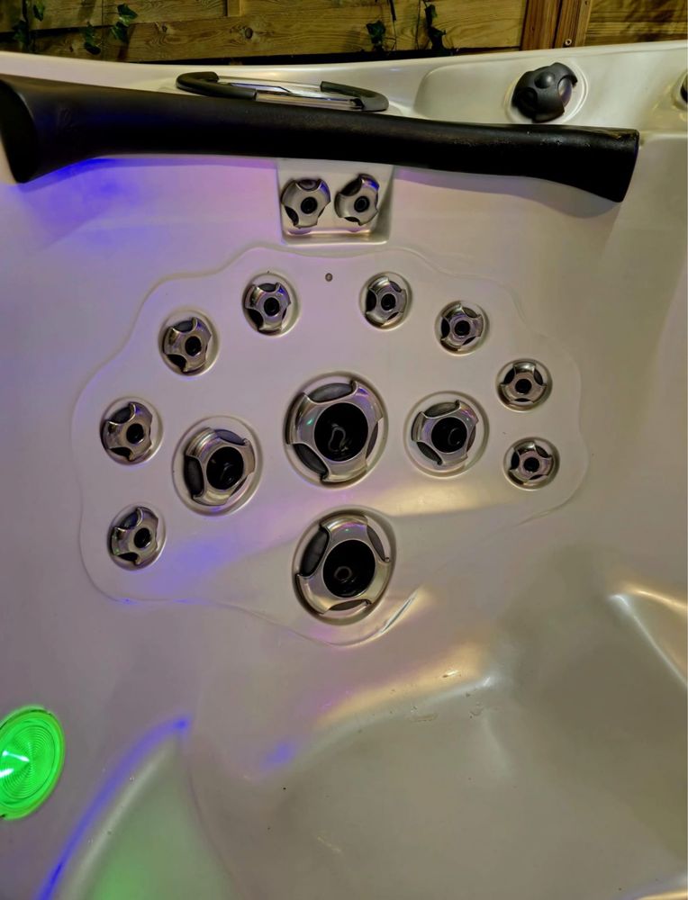 Jacuzzi Coast spas cascade III Phantom outlet