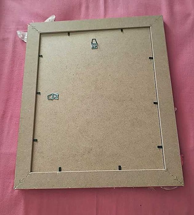 Moldura artesanal exclusiva e personalizada para quarto de menina.