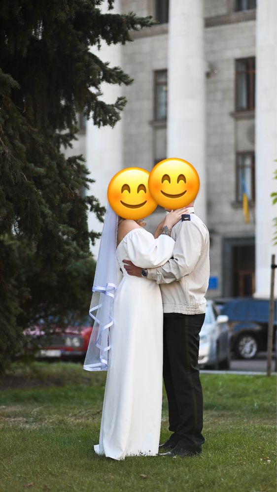 Весільна сукня бежева