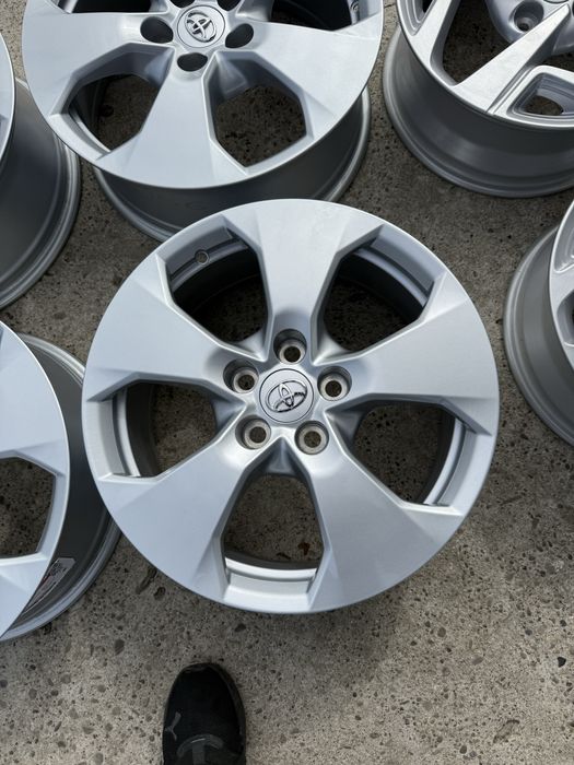 Диски 17 5.114,3 ЕТ35 7jx17H2 Toyota RAV 4