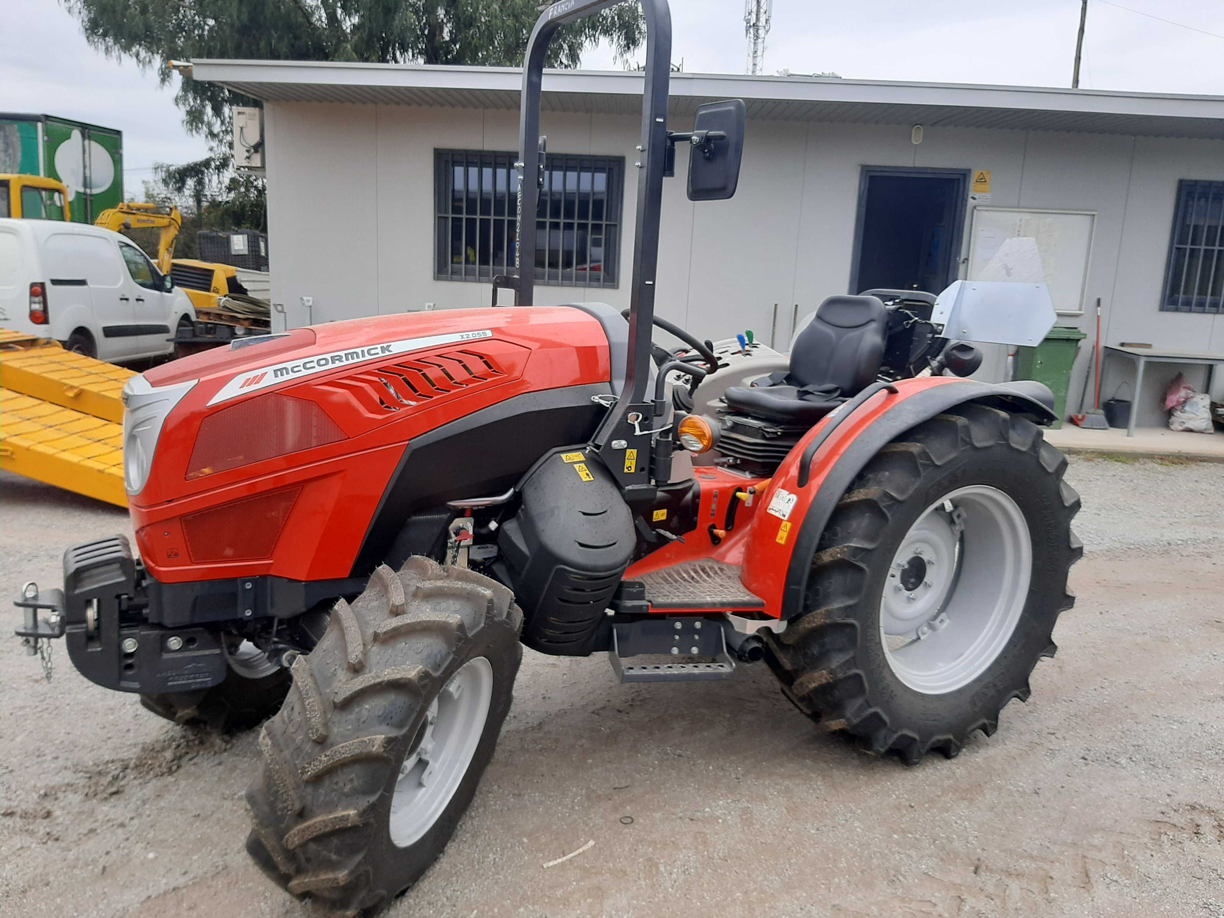 TRACTOR AGRICOLA NOVO