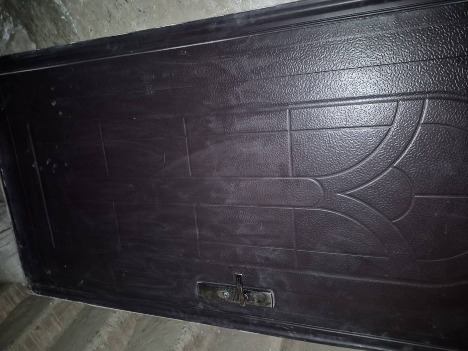 Продаю вхідні двері Китайські