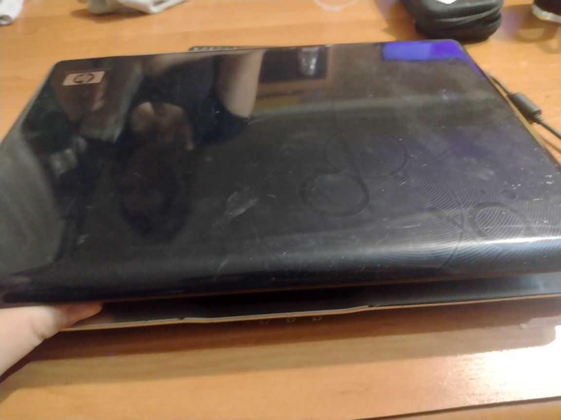 Sprzedam laptopa widocznego na zdjęciu