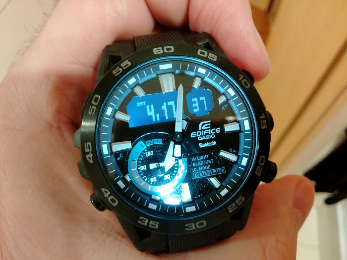 Casio EDIFICE ECB-40PB-1AEF( G Shock)