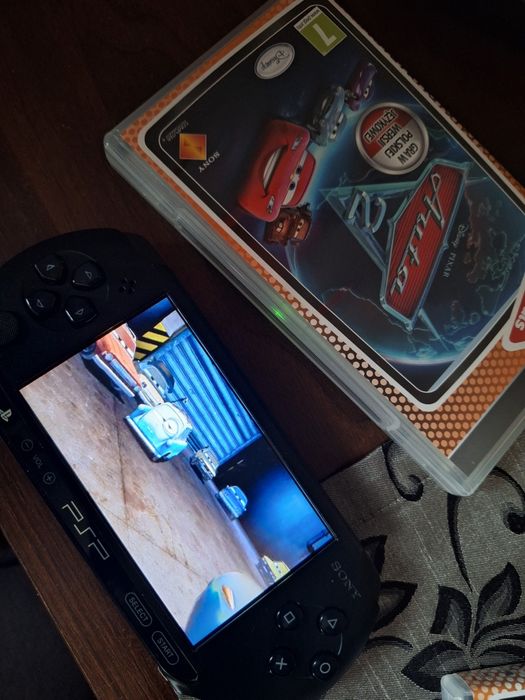 Konsola PSP , gra , ladowarka