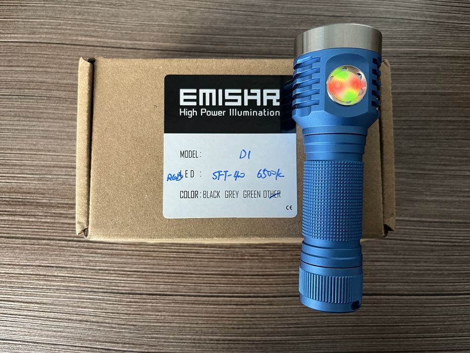 Latarka Emisar D1