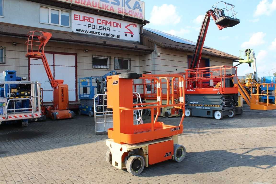 JLG 1230 ES - 5,61 m samojezdny masztowy osobowy zwyżka udźwig 230 kg