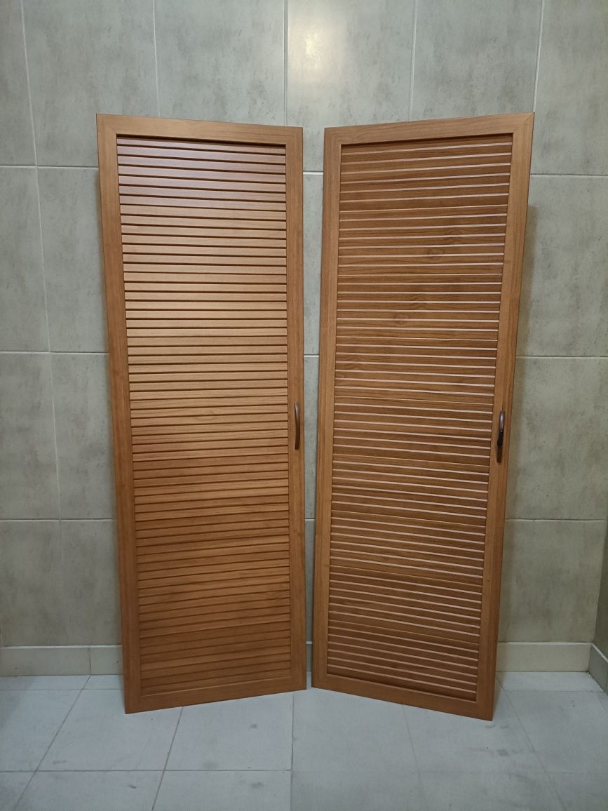 Vendo duas portas