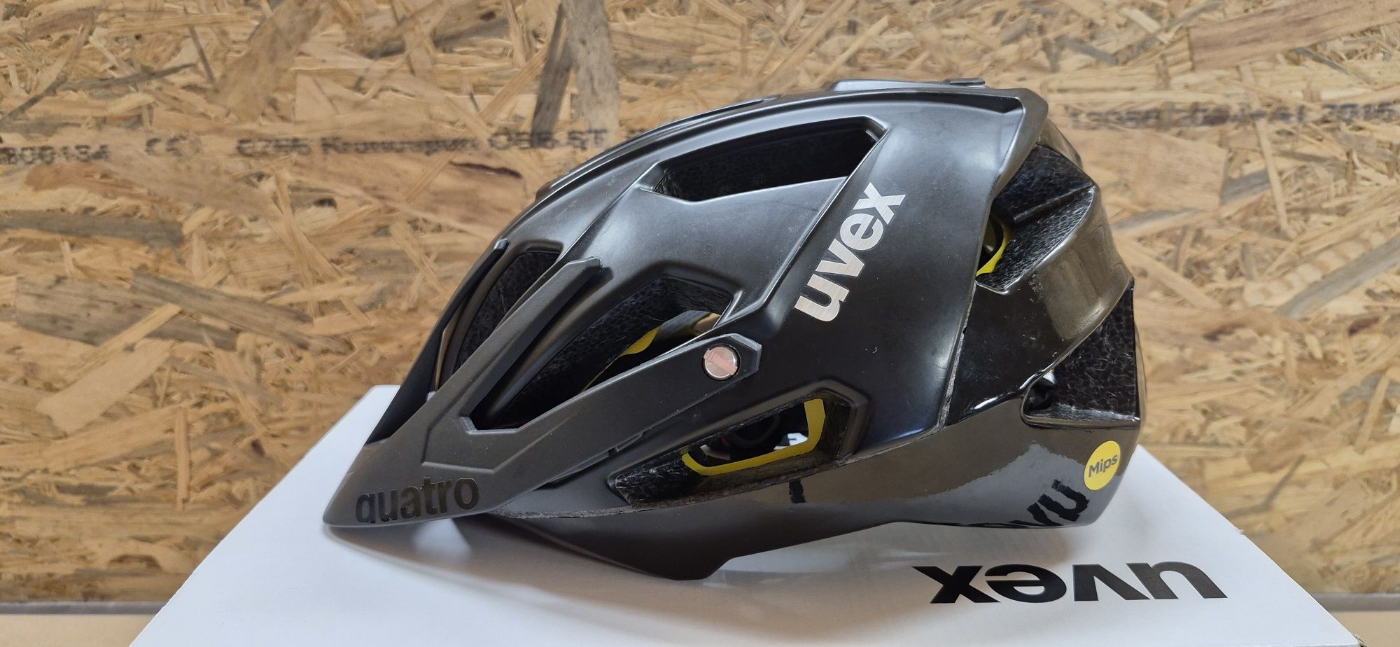 Kask Uvex Quatro cc Mips. Kolor Black matt.