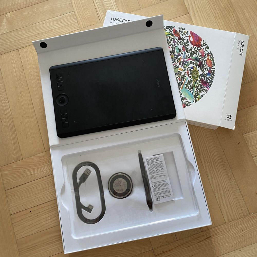 Wacom Intuos Pro M. PTH-660, new, unpacked