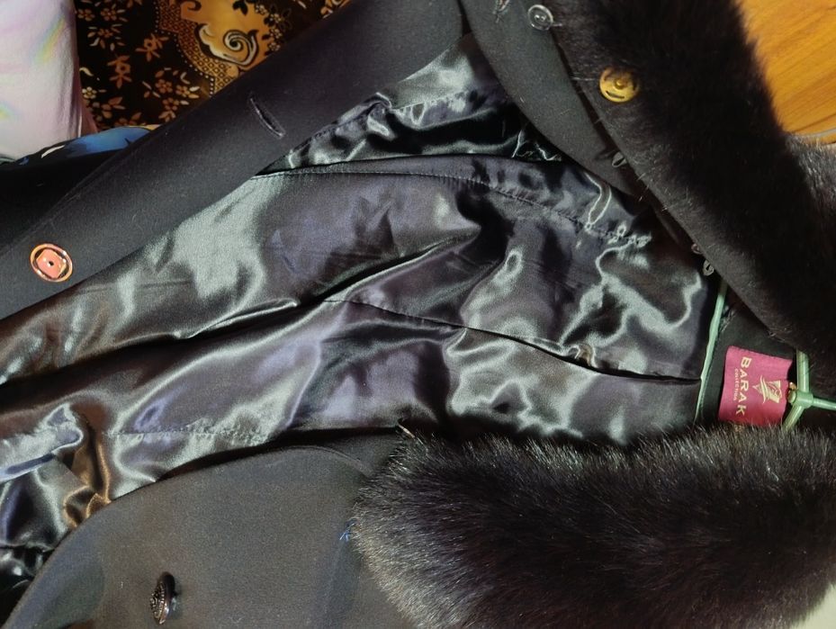 Пальто жіноче шерстяне з хутром