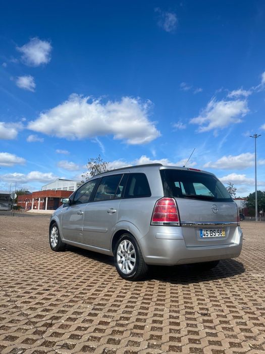 Opel Zafira (7 lugares)